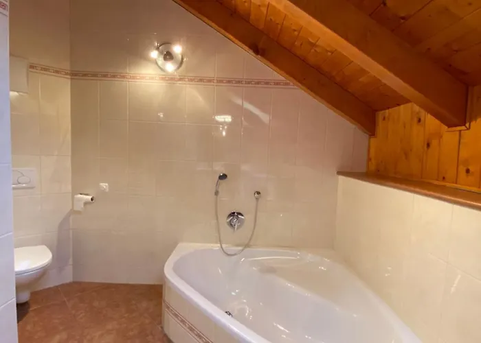 Attwengerhof アパート トラウンキルヒェン